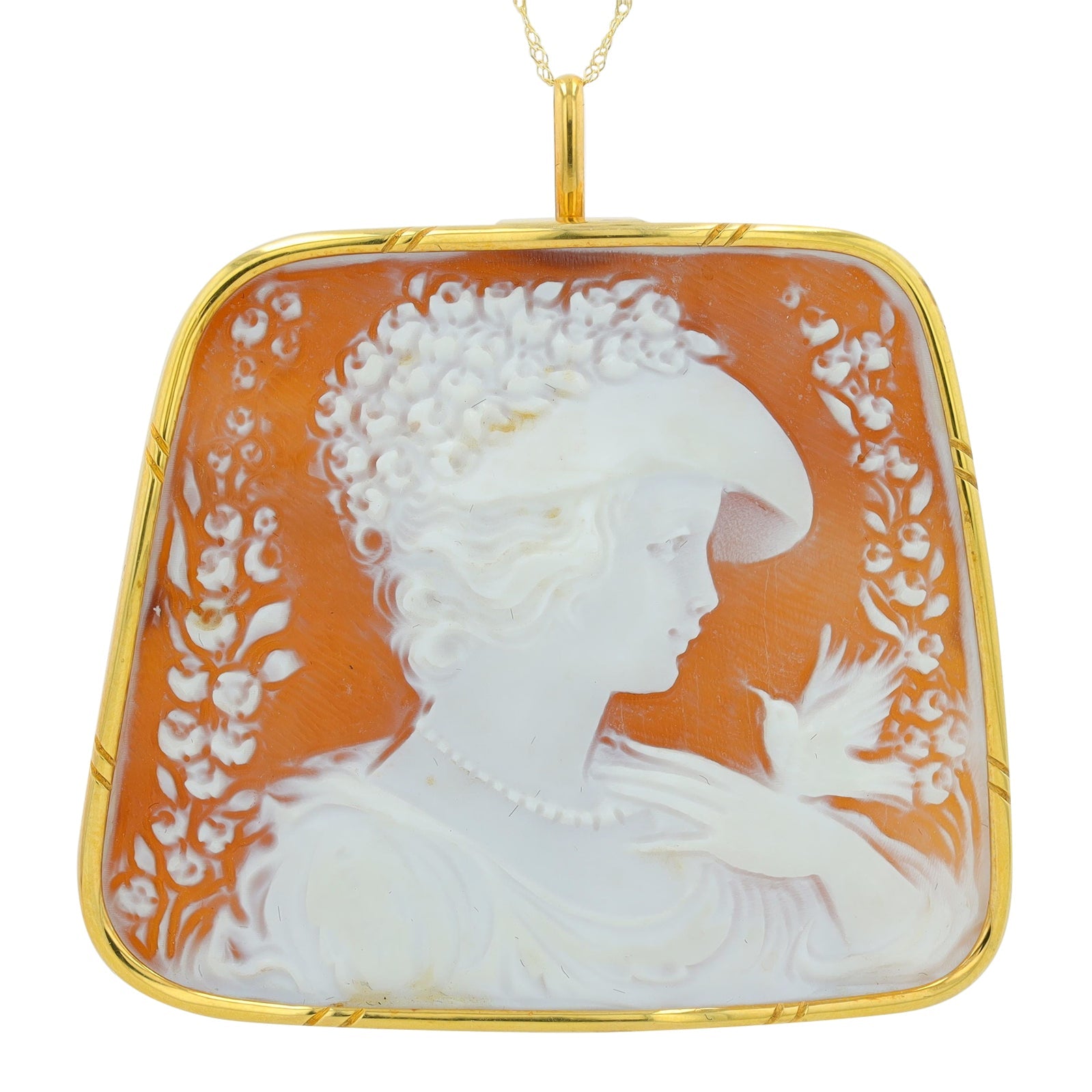 18K YG Cameo Pendant