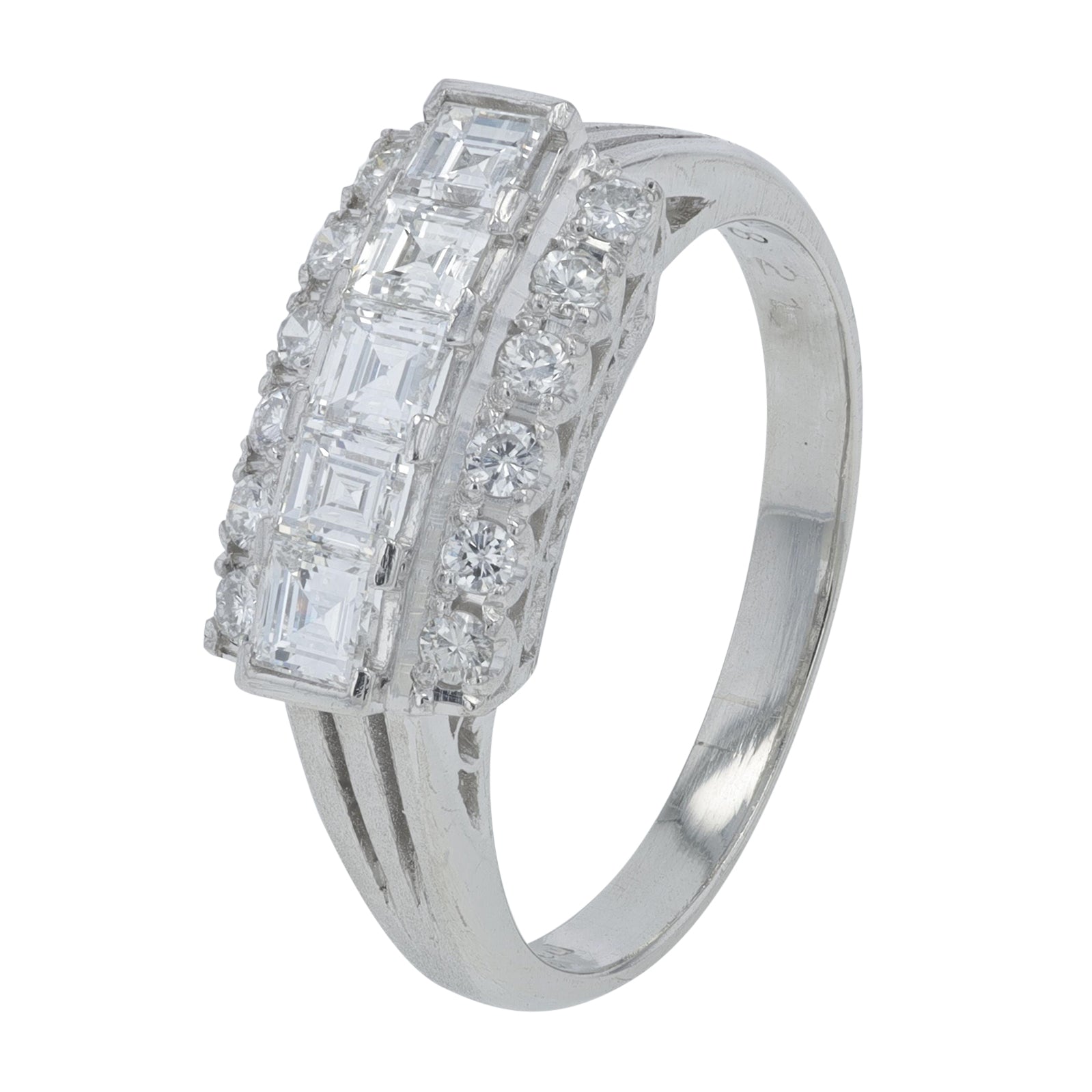 PT900 .79 CT Diamond Chevron Band