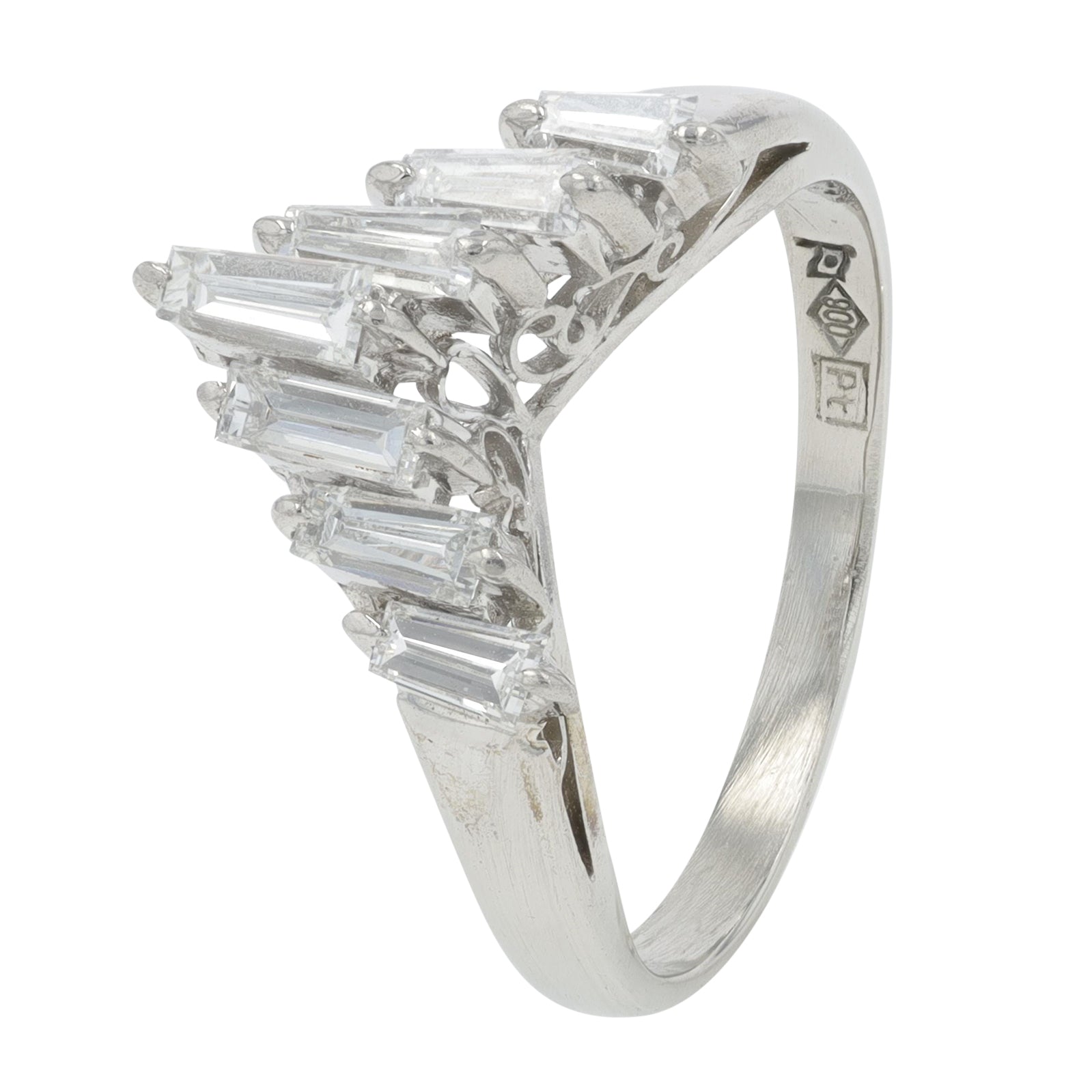 PT900 .72 CT Diamond Chevron Band