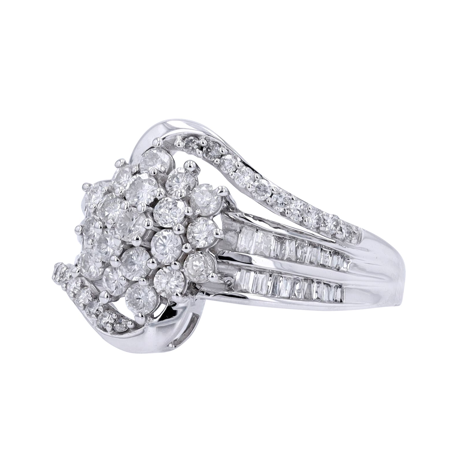 10K 1 CT Diamond Ring<p><strong>More Colors Available</p></strong>