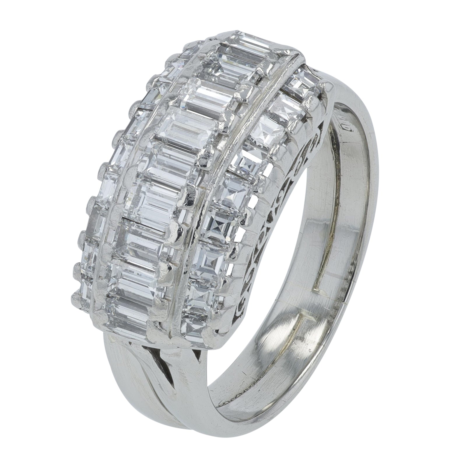 PT900 1.86 CTW Diamond Ring