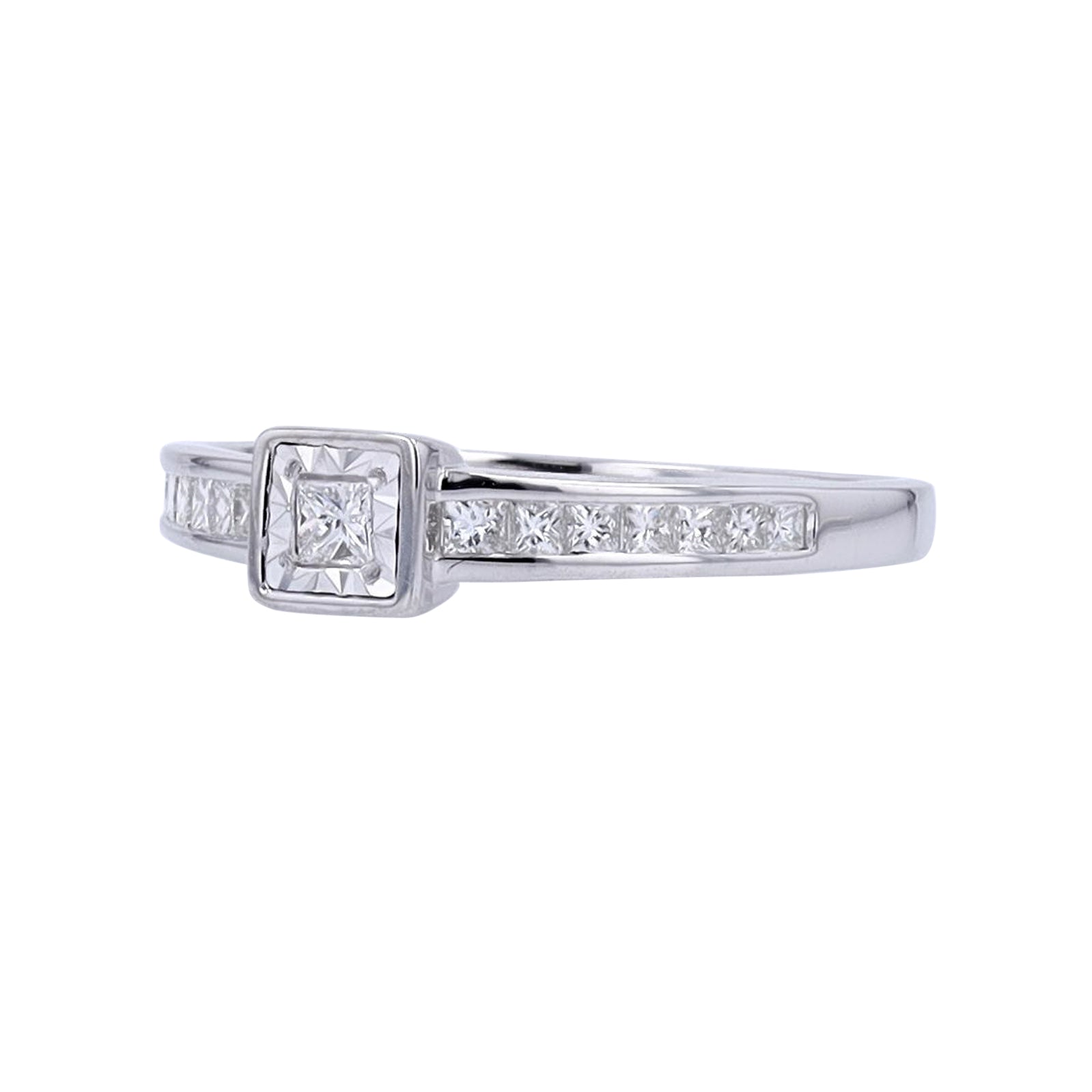 10K Princess Cut Center Engagement Ring<p><strong>More Colors Available</p></strong>