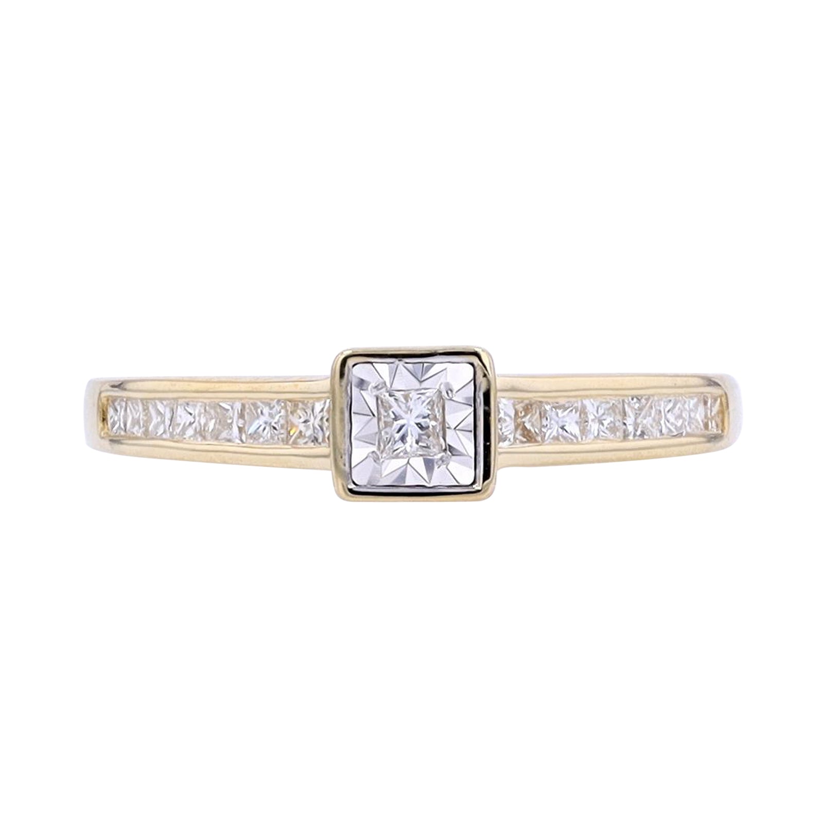 10K Princess Cut Center Engagement Ring<p><strong>More Colors Available</p></strong>