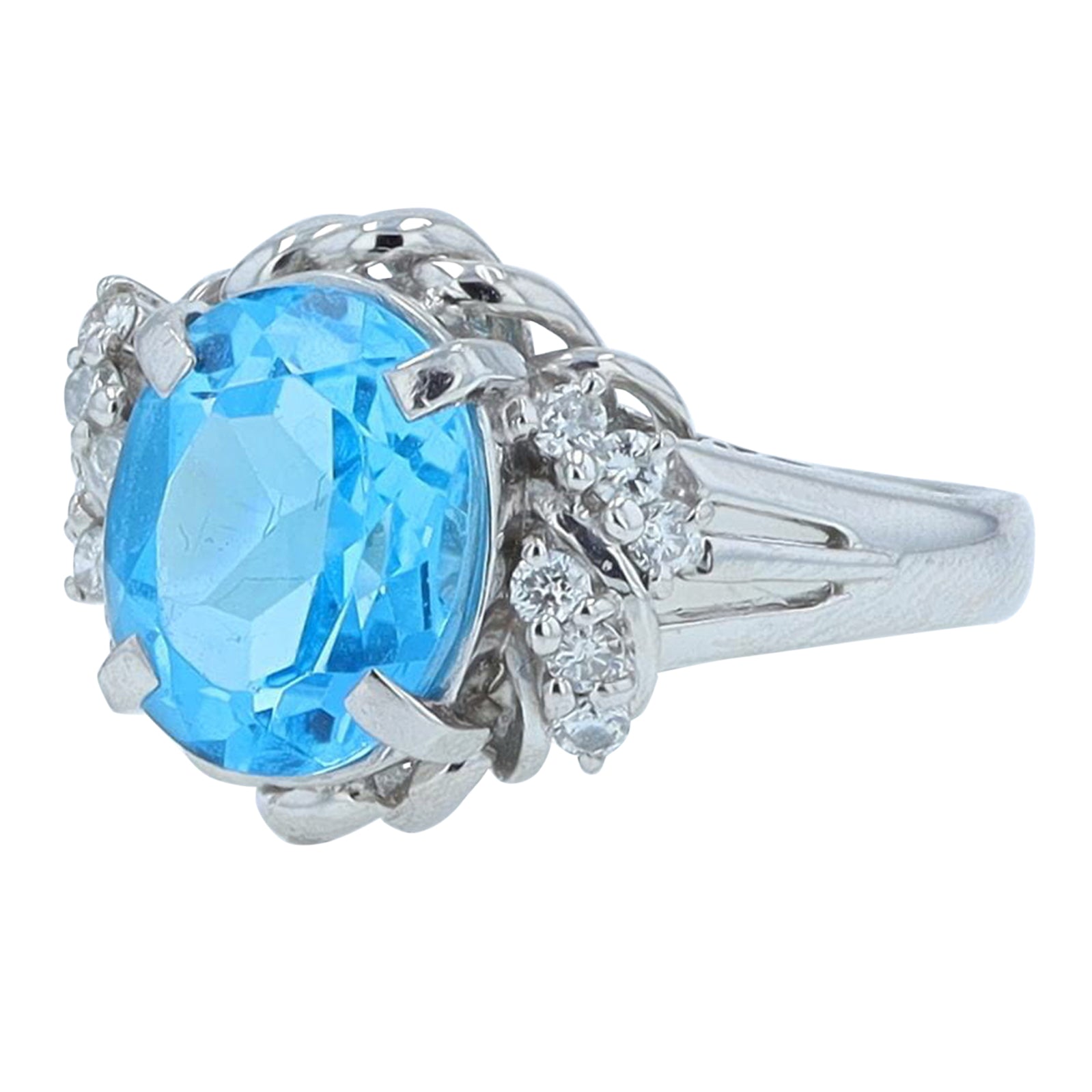 PT900 3.45 CT Blue Topaz Center Ring