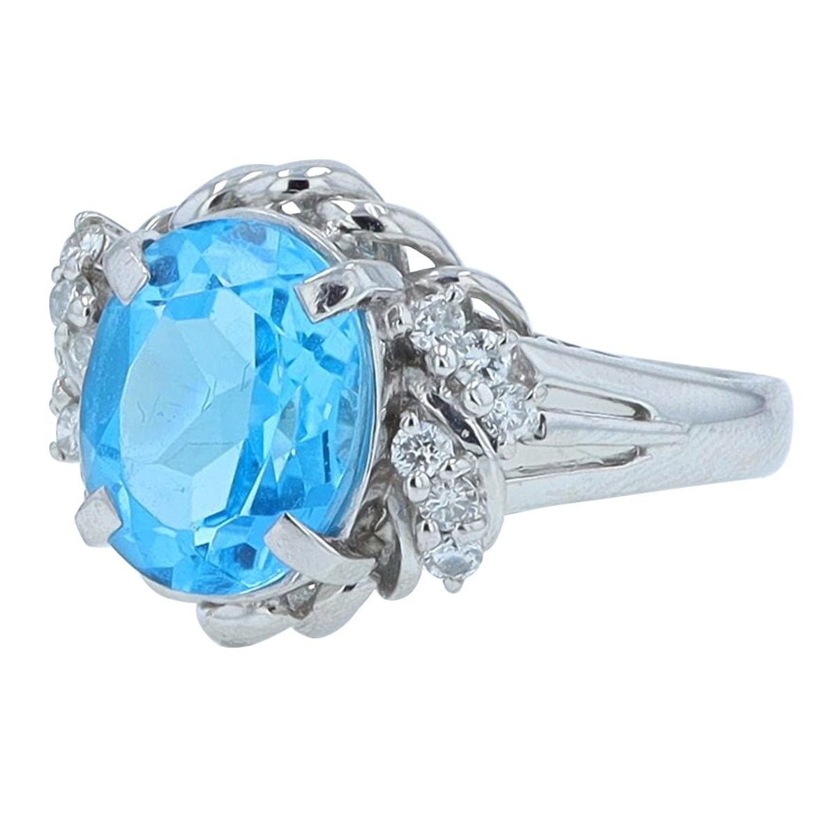 PT900 3.45 CT Blue Topaz Center Ring