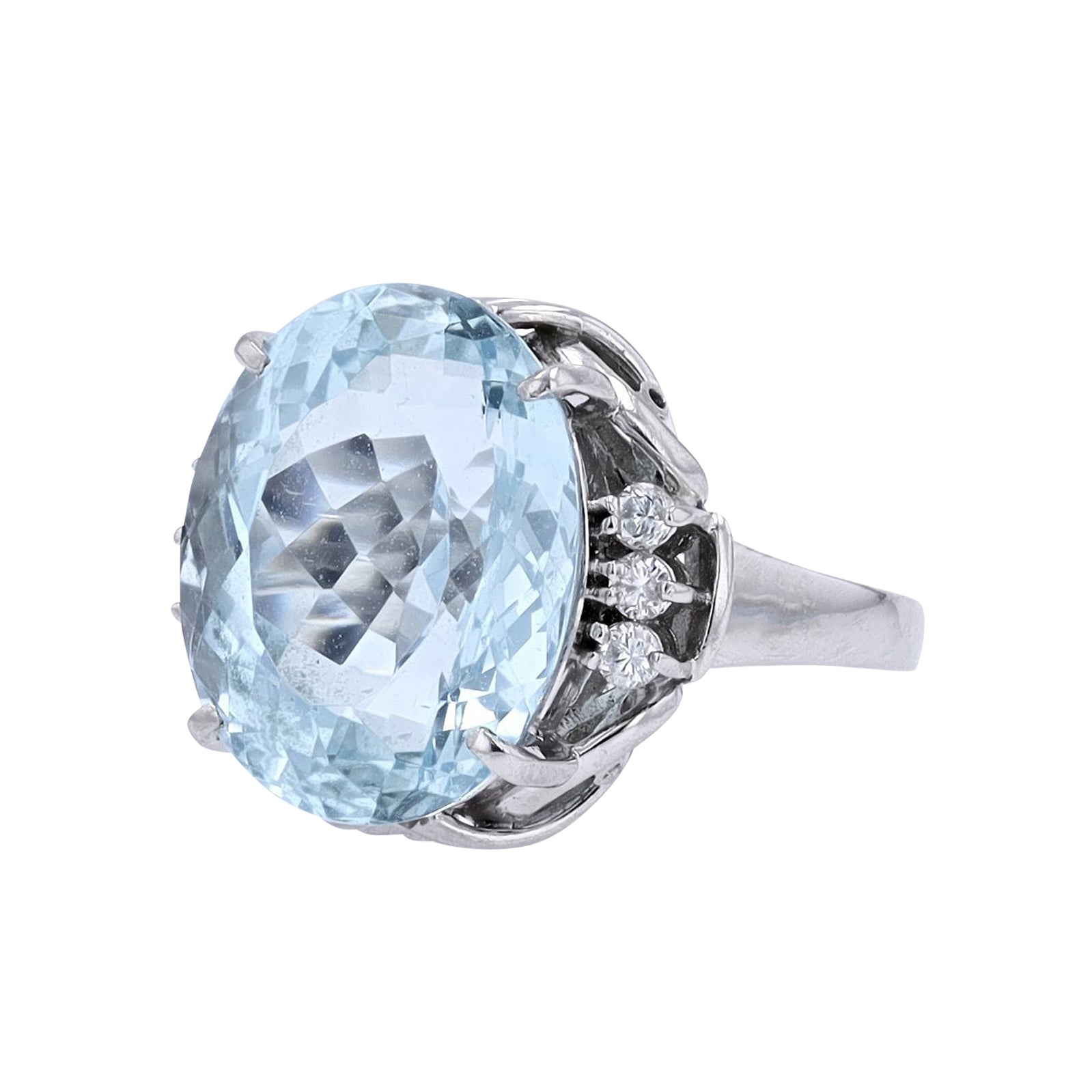 PT900 8.69 CT Aqua Ring<p><strong>$1,049</p></strong>