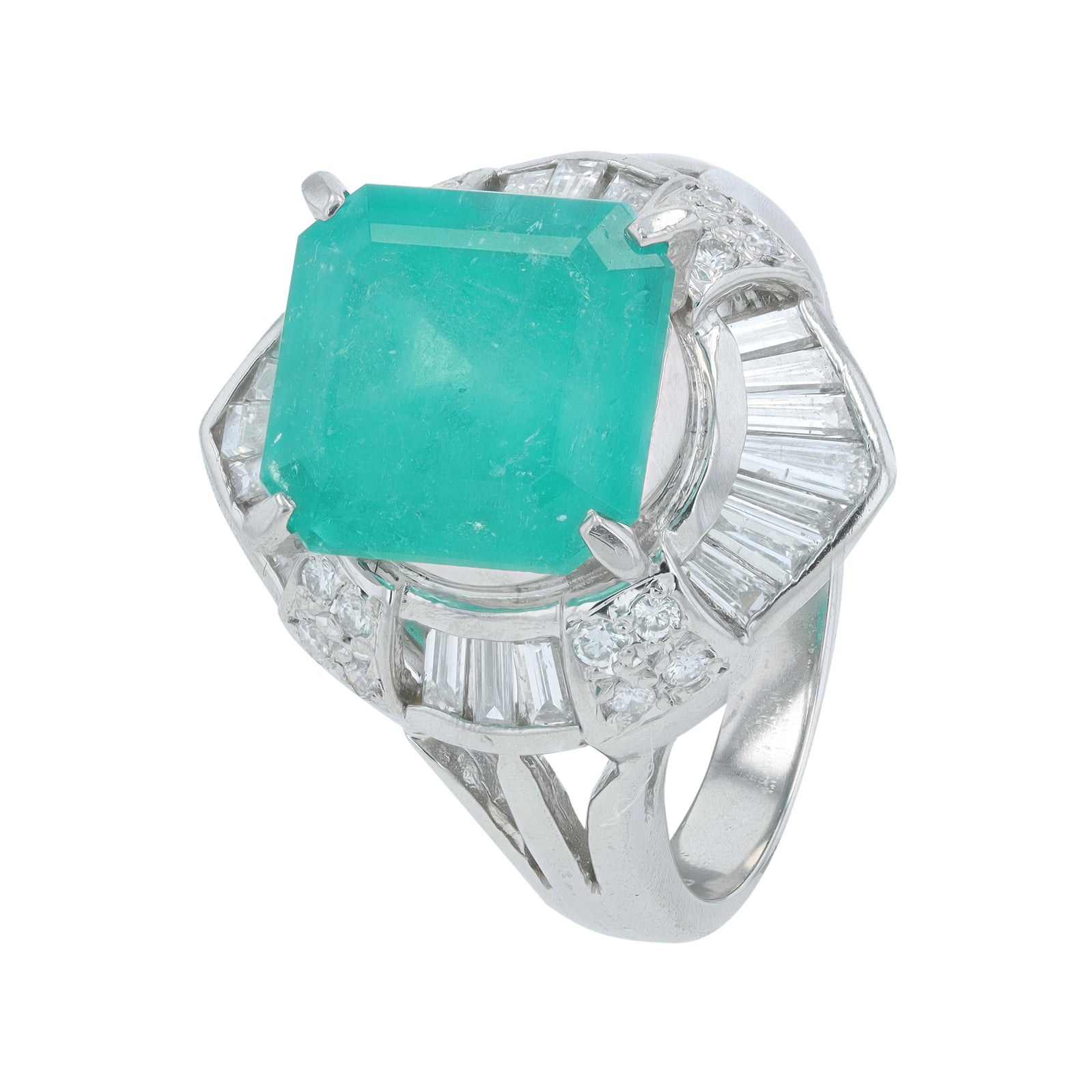 PT900 3.94 CT Emerald Ring