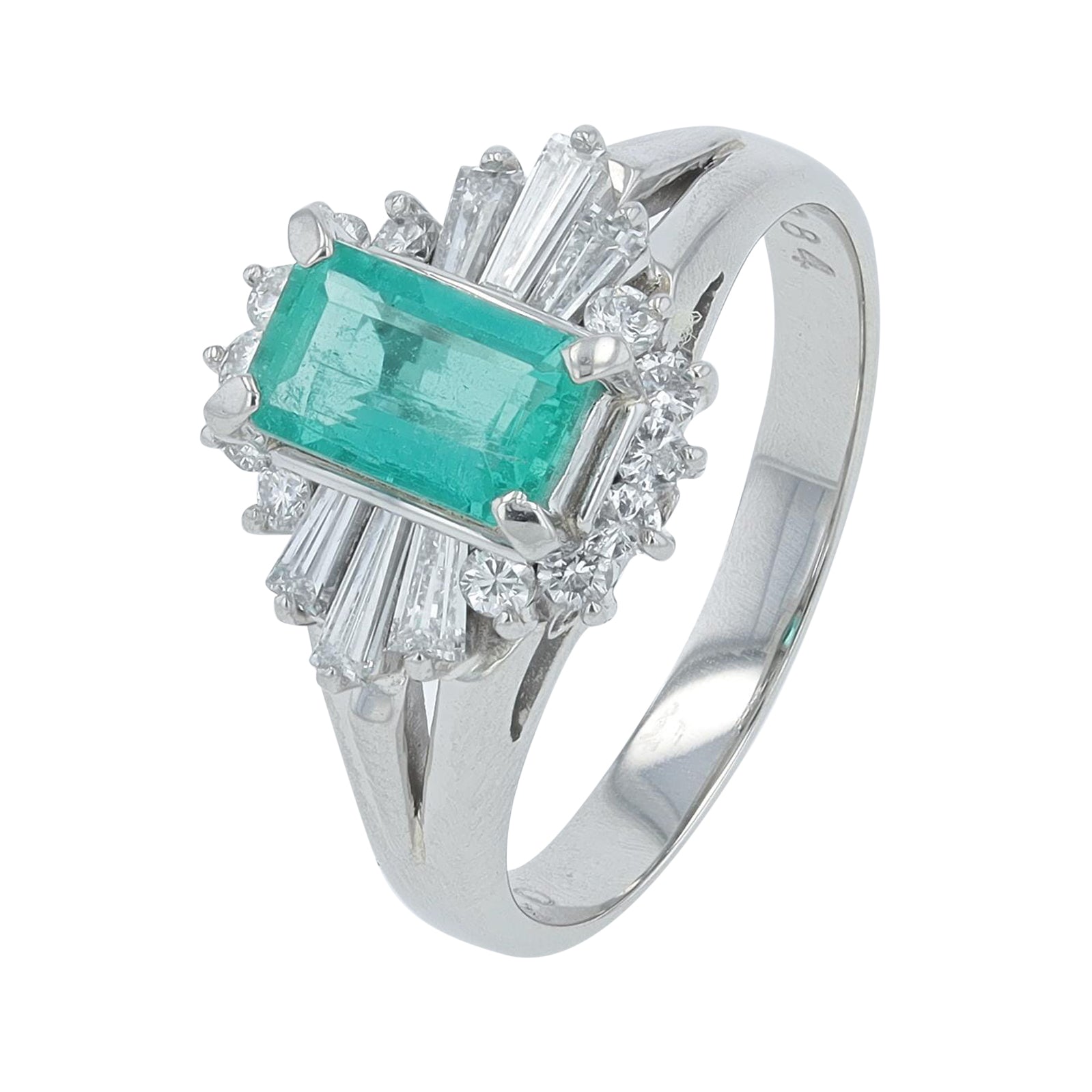 PT900 .84 CT Emerald Ring