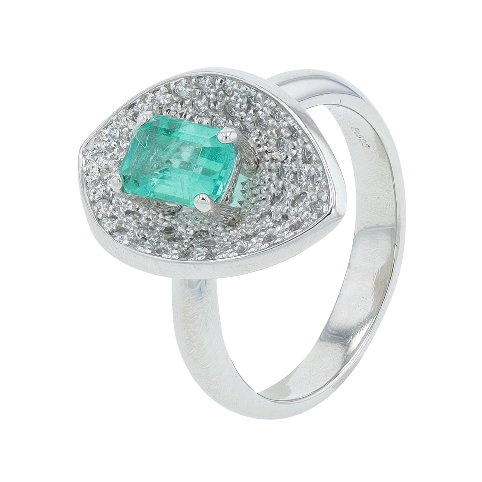 PT900 .84 CT Emerald Ring
