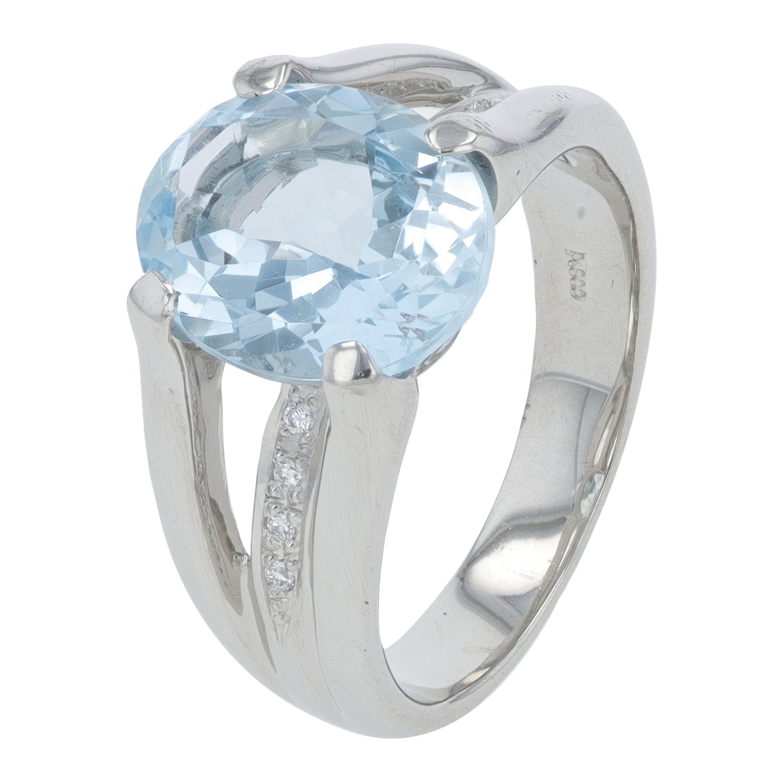 PT900 3 CT Blue Topaz Ring