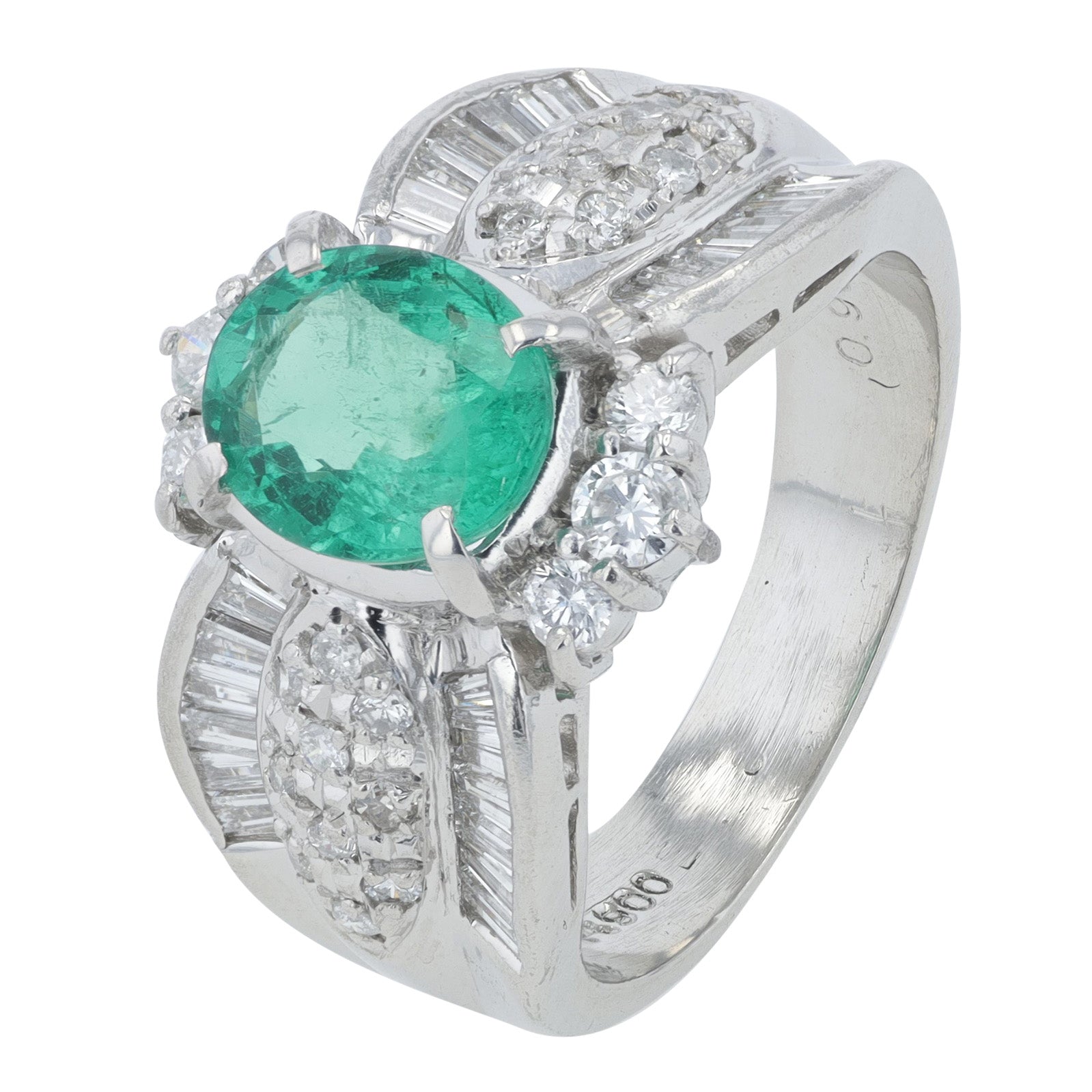 PT900 1.27 CT Emerald Ring<p><strong>GIA Available</p></strong>