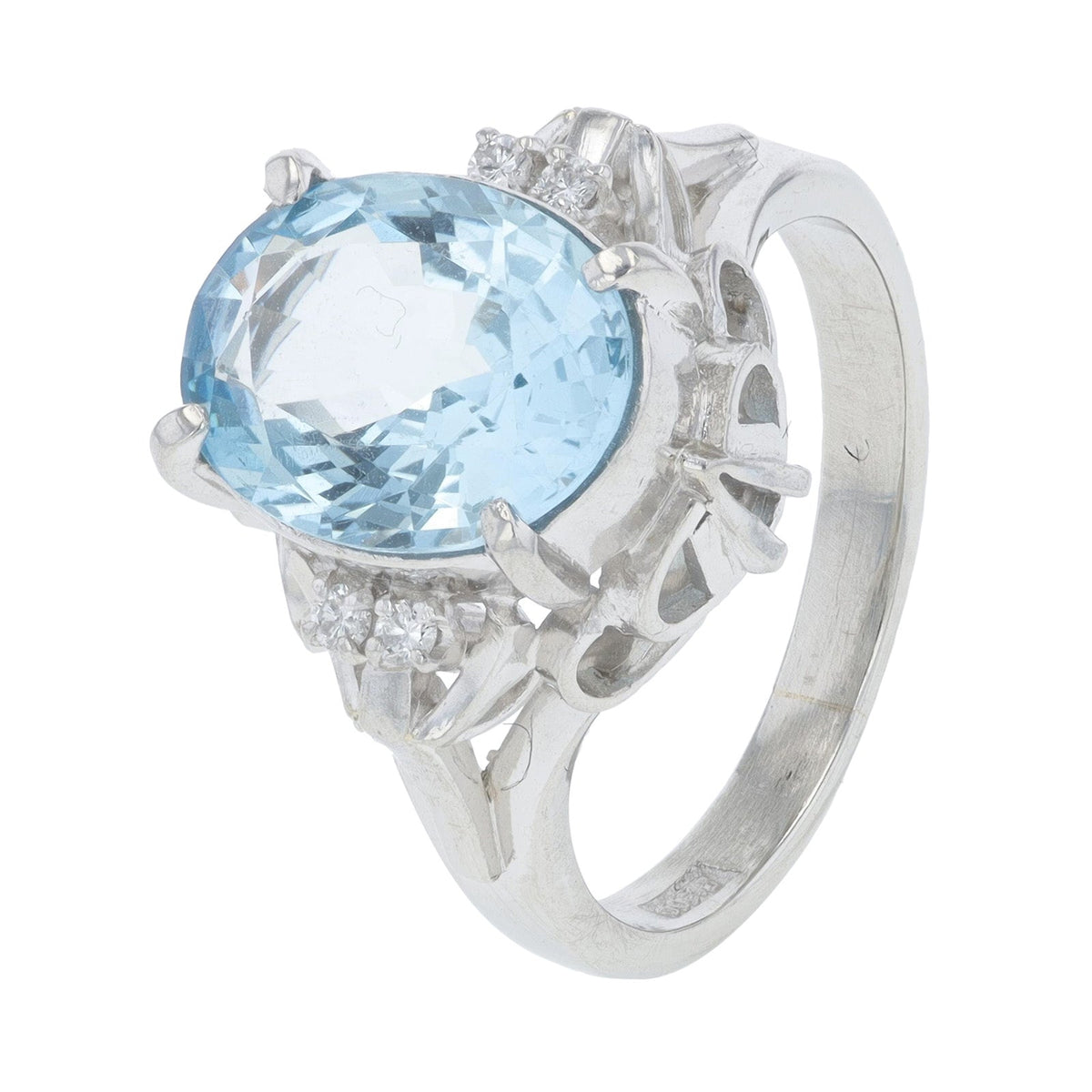 PT900 2.76 CT Aquamarine Ring