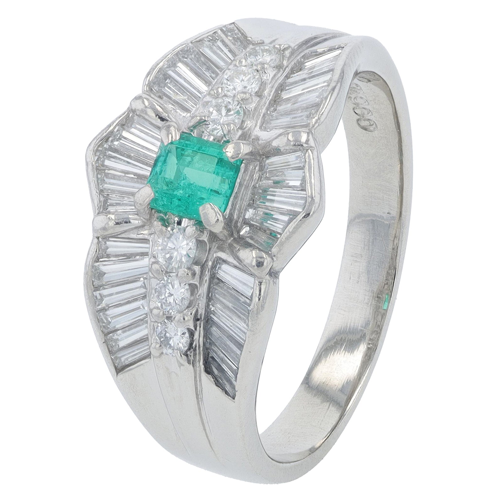 PT900 0.22 CT Emerald Center Ring