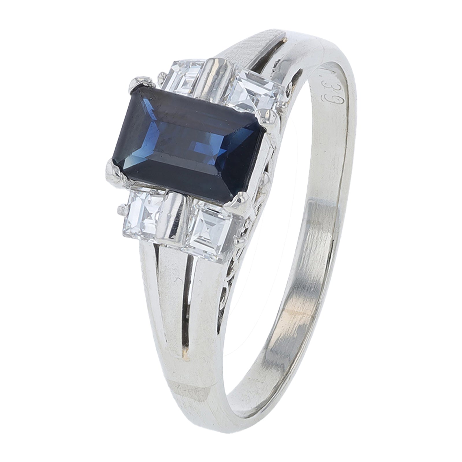 PT900 .82 CT Sapphire Ring