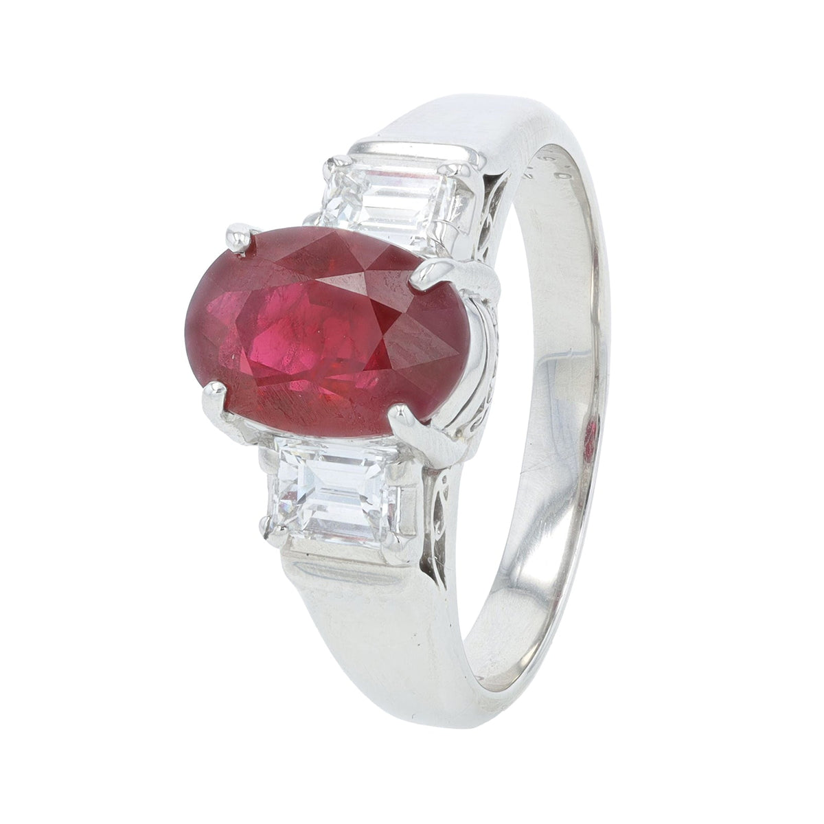 PT900 2.03 CT Pigeon Blood Burma Ruby Gemstone Ring<p><strong>AIGS Available</p></strong>